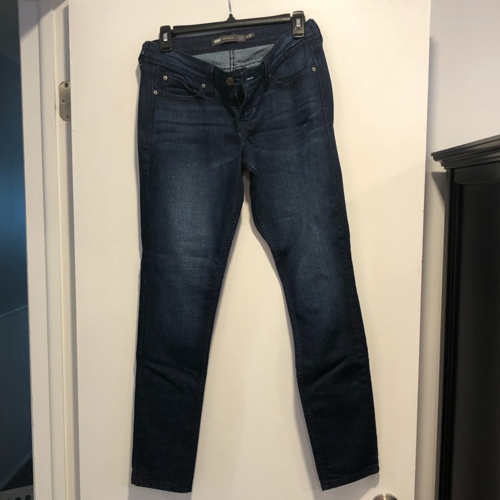 Levi’s Skinny Jeans size 5/27 dark jeans
